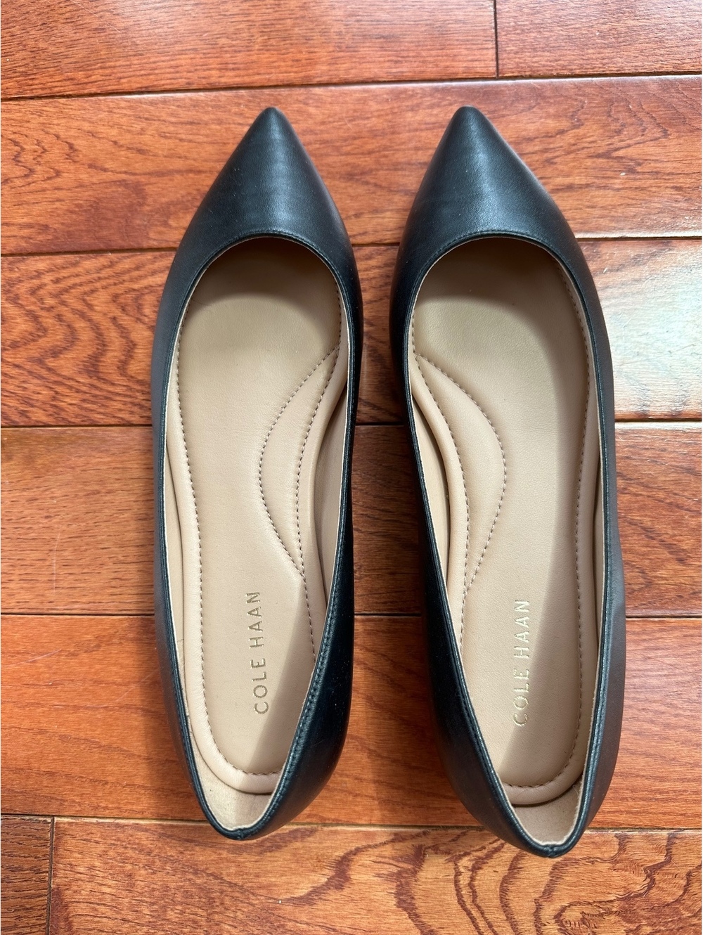 Cole Haan Black Leather Pointed Toe Flats 9B NWOT